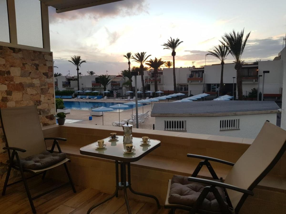 Family Comfortable Apartment Arona  Exterior foto